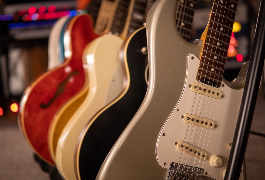 Course Image for R26118A Electric Guitar 2