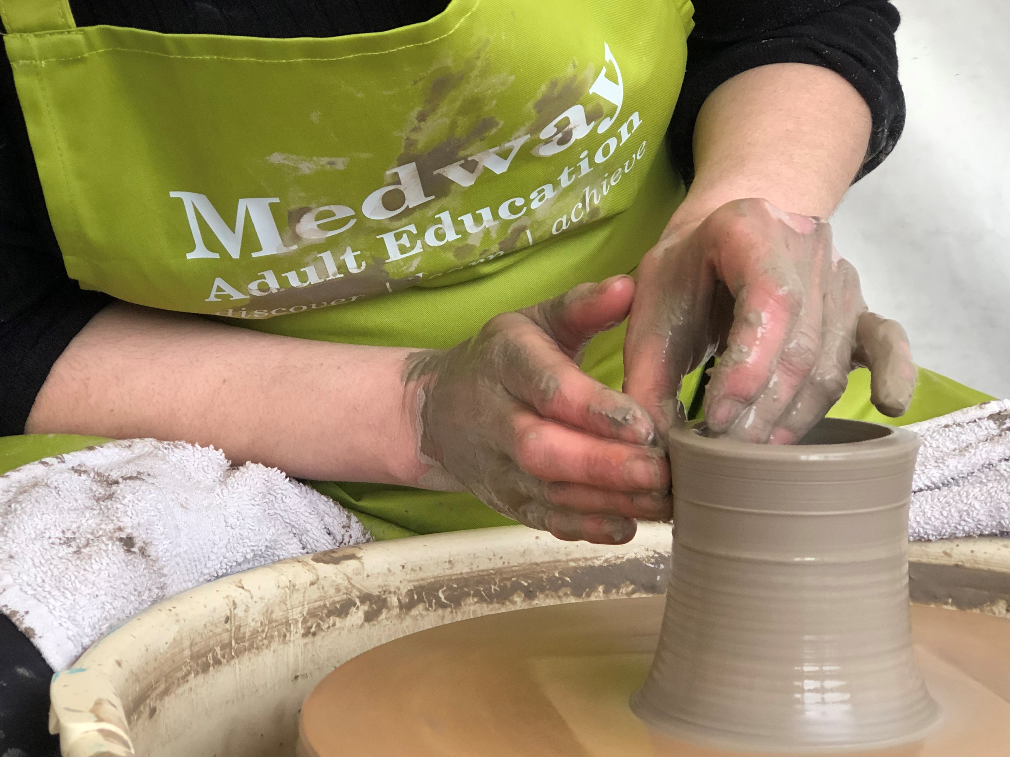 Course Image for R261285A Pottery: Throwing for beginners Level 2B